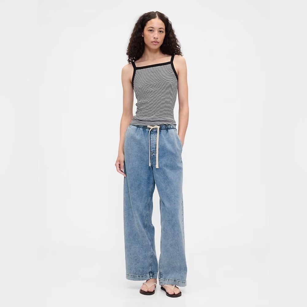 NWT! GAP Light Wash High Rise Pull-On Wide-Leg Jeans - Size Small 🩷 #805640 - Picture 2 of 10